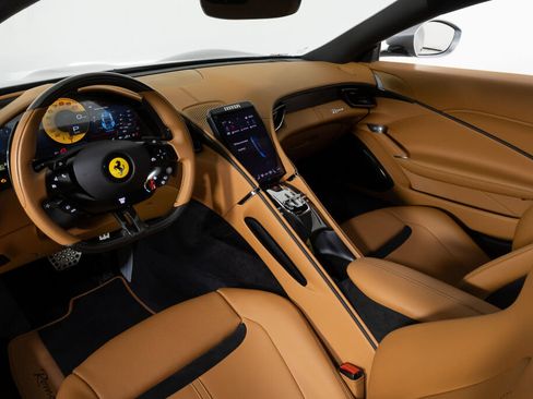 Used 2024 Ferrari Roma RWD image 36