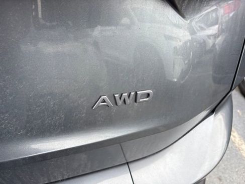 Used 2025 Nissan Rogue S image 3