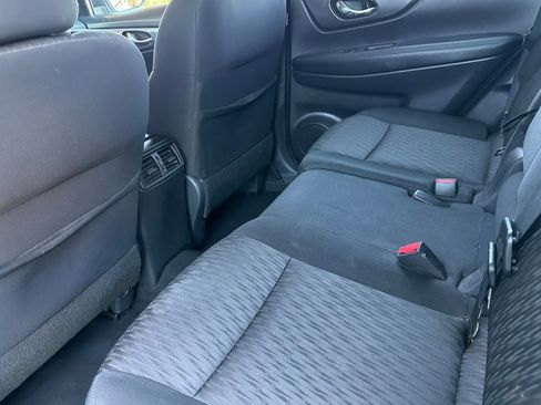 Used 2018 Nissan Rogue S FWD image 14