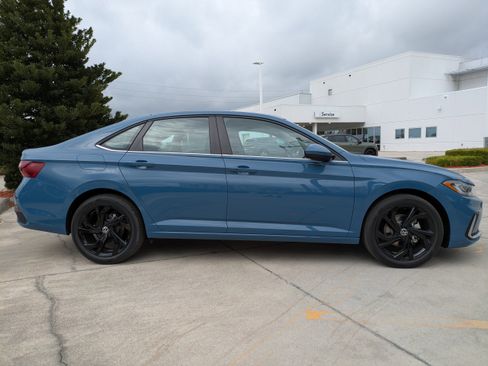 New 2026 Volkswagen Jetta SE image 3