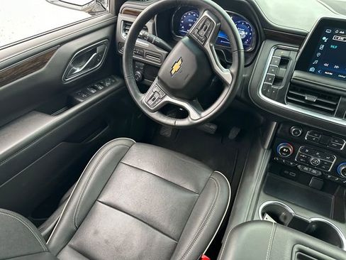 Used 2023 Chevrolet Suburban Premier image 22