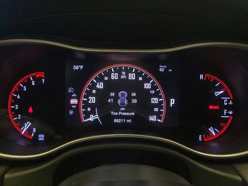 Used 2019 Dodge Durango SXT w/ 3rd Row Seating Group image 23