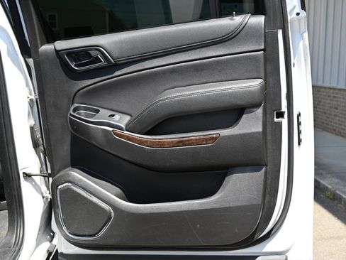 Used 2019 Chevrolet Suburban LT AWD/4WD image 41