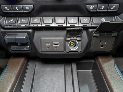 Used 2021 GMC Sierra 1500 SLT w/ SLT Premium Plus Package image 28