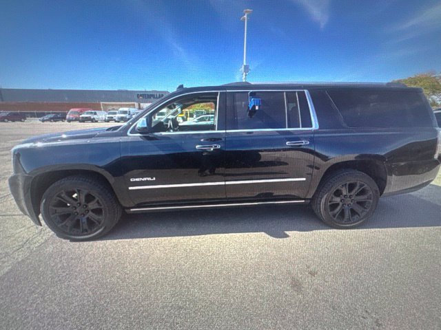 Used 2020 GMC Yukon XL Denali w/ Denali Ultimate Package AWD/4WD image 4