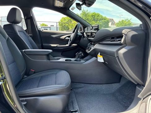 New 2026 Buick Envista Sport Touring w/ Convenience I Package FWD image 32