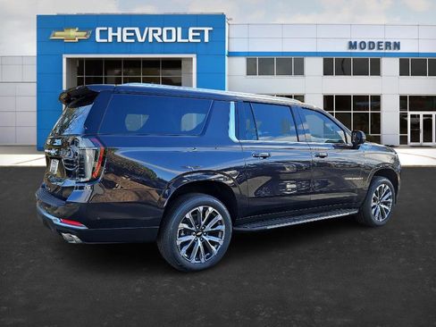 New 2026 Chevrolet Suburban High Country w/ Sun And Tow Package image 5