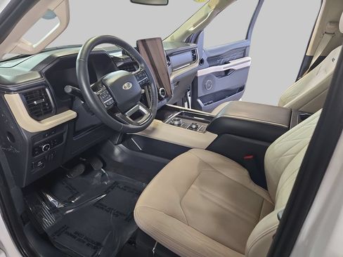 Used 2024 Ford Expedition Platinum AWD/4WD image 20