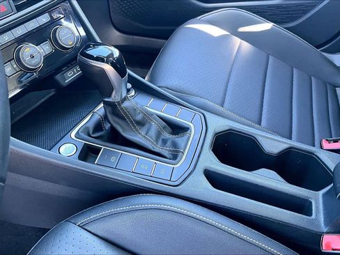 Used 2024 Volkswagen Jetta SE image 15