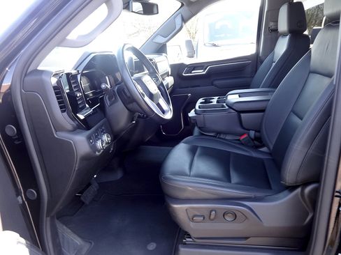 Used 2025 GMC Sierra 1500 SLT AWD/4WD image 12
