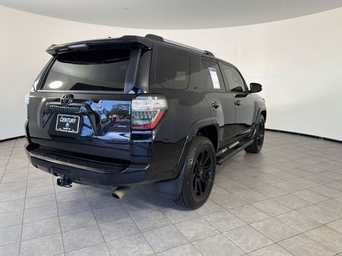 Used 2022 Toyota 4Runner SR5 Premium w/ Moonroof Package RWD image 9