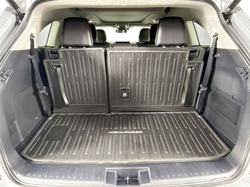 Certified 2021 Toyota Highlander Platinum AWD/4WD image 41