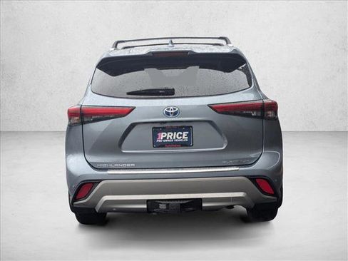 Used 2021 Toyota Highlander Platinum image 7