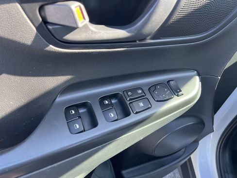 Used 2021 Hyundai Kona SE AWD/4WD image 19