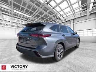 Certified 2024 Toyota Highlander XLE FWD video 3