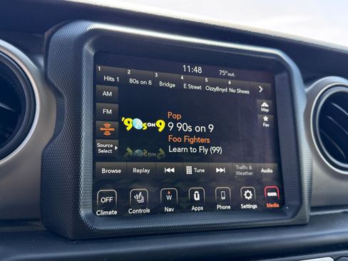 Used 2021 Jeep Gladiator Willys image 20