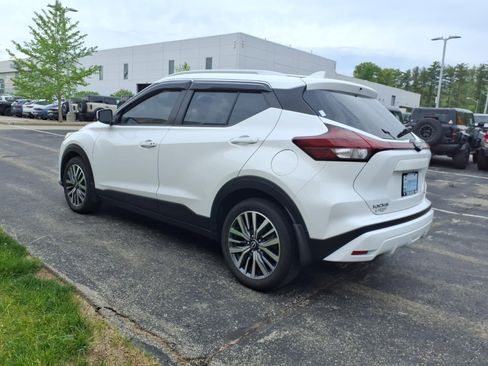 Used 2023 Nissan Kicks SV FWD image 8