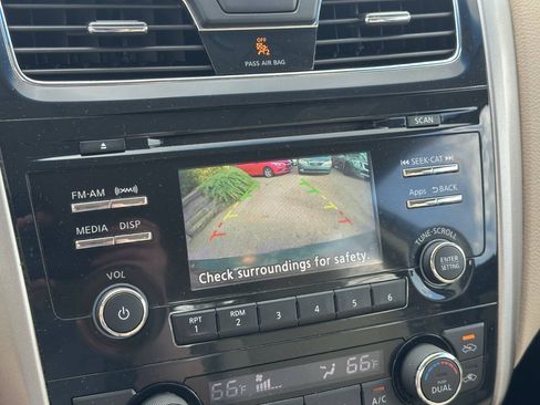 Used 2015 Nissan Altima 2.5 SV FWD image 16