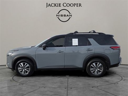 Certified 2023 Nissan Pathfinder SL image 2