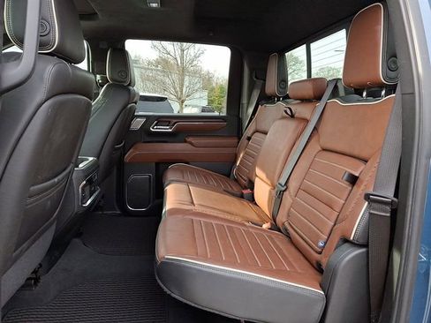 Used 2024 GMC Sierra 2500 Denali Ultimate image 14