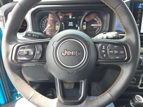 Used 2024 Jeep Wrangler Unlimited w/ Convenience Group AWD/4WD image 16