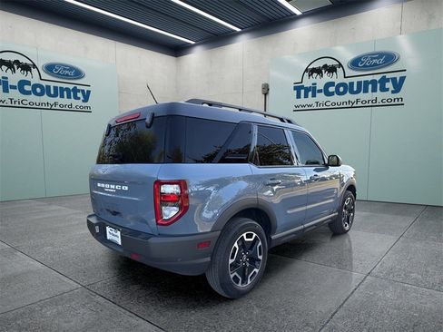 Used 2024 Ford Bronco Sport Outer Banks w/ Tech Package image 7