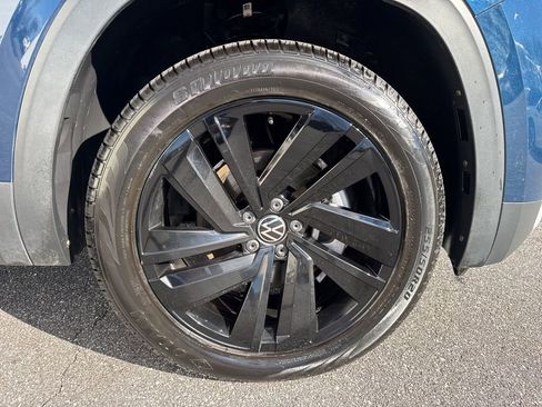 Certified 2023 Volkswagen Atlas Cross Sport SE w/ Black Wheel Package image 9