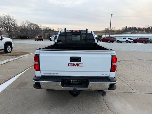 Used 2018 GMC Sierra 2500 SLE w/ SLE Preferred Package image 5