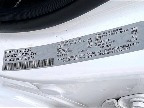 Used 2025 RAM 1500 Laramie AWD/4WD image 31