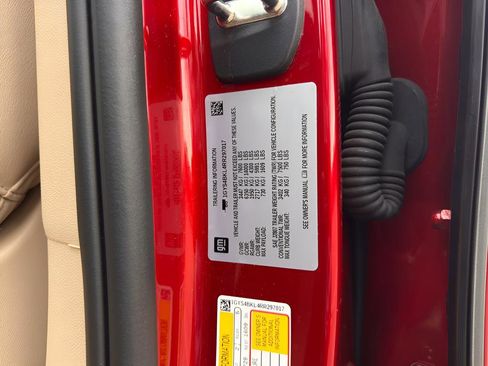 Used 2024 Cadillac Escalade Premium Luxury image 40