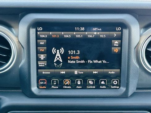 Used 2020 Jeep Wrangler Unlimited Sahara w/ Uconnect 4C Nav & Sound Group image 16