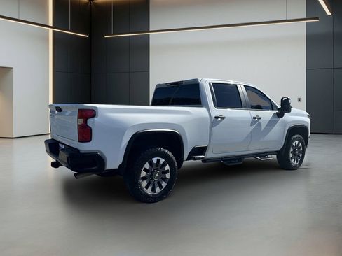 Used 2021 Chevrolet Silverado 2500 Custom w/ Custom Value Package AWD/4WD image 5