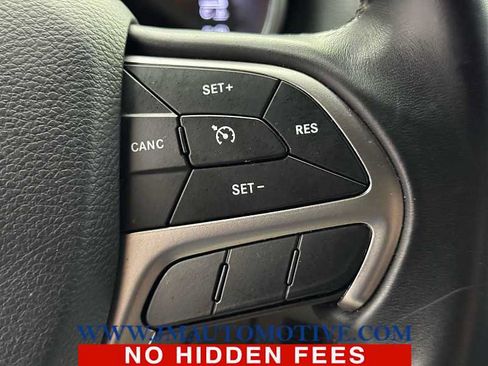 Used 2019 Jeep Grand Cherokee Laredo AWD/4WD image 39