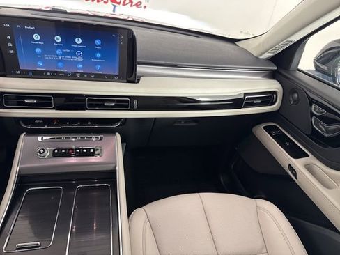New 2026 Lincoln Aviator 2WD image 12