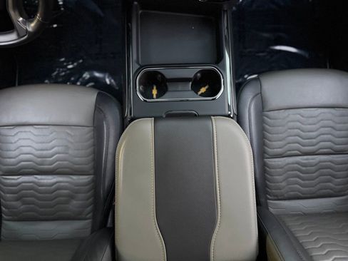 Used 2024 Chevrolet Silverado 2500 ZR2 w/ Technology Package image 48