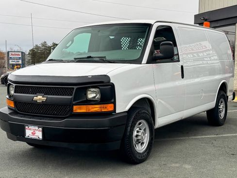 Used 2017 Chevrolet Express 2500 image 8