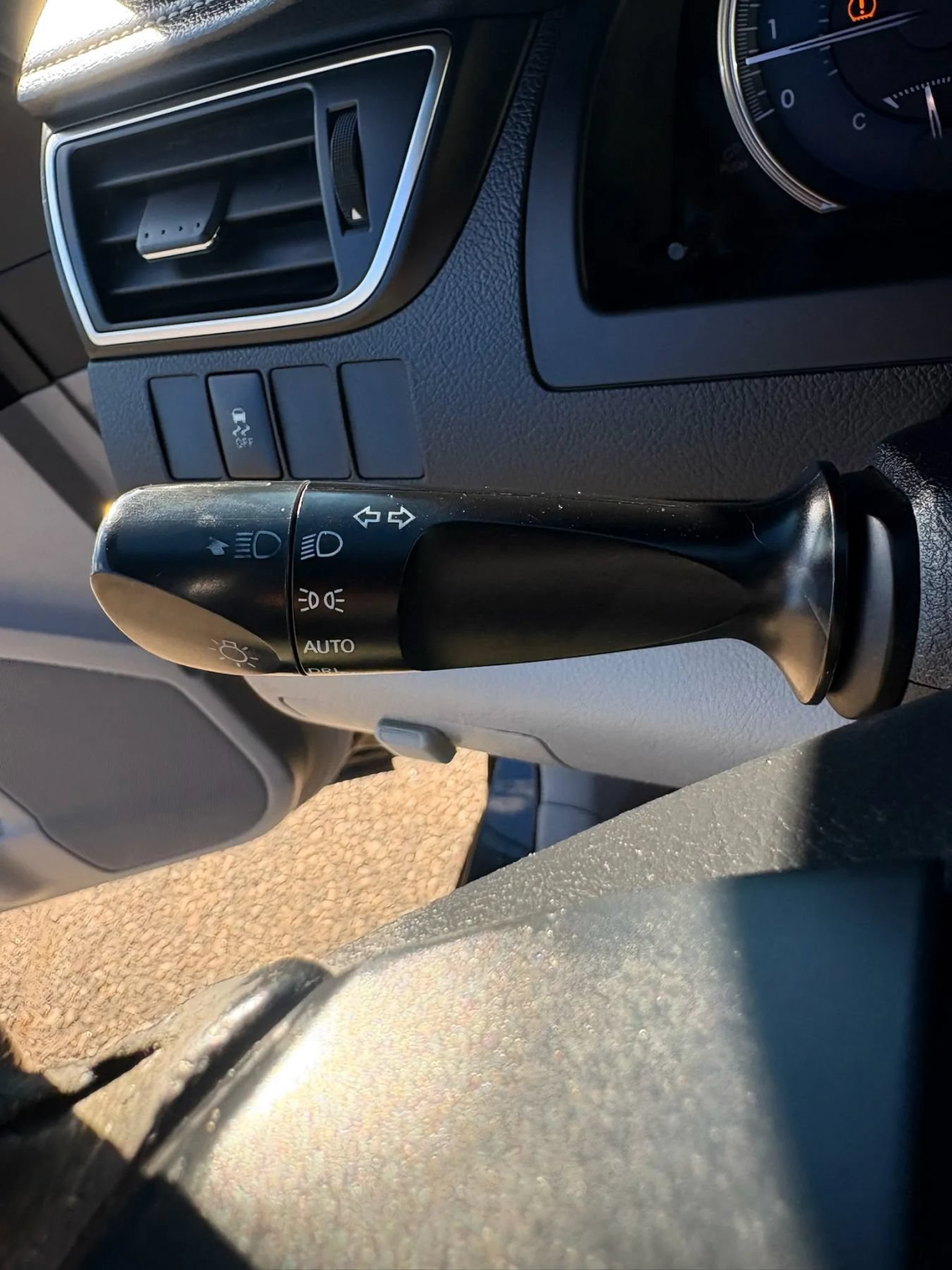 Used 2015 Toyota Camry XLE FWD image 18