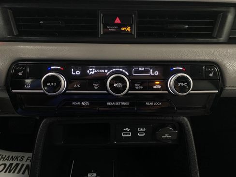 Used 2023 Honda Pilot Touring image 27