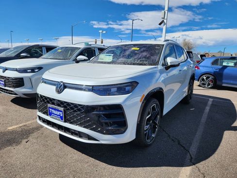 New 2026 Volkswagen Tiguan SEL R-Line image 3