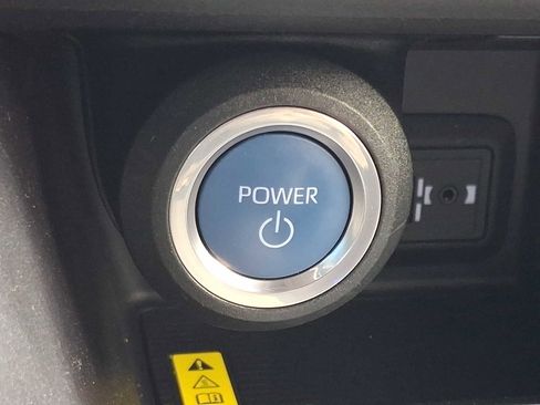 Used 2021 Toyota Venza LE AWD/4WD image 22