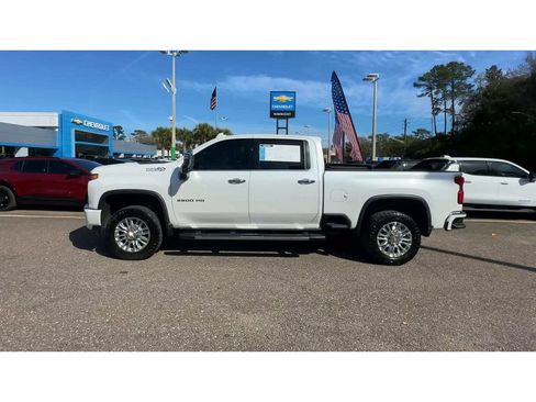 Used 2023 Chevrolet Silverado 2500 High Country w/ Technology Package image 9