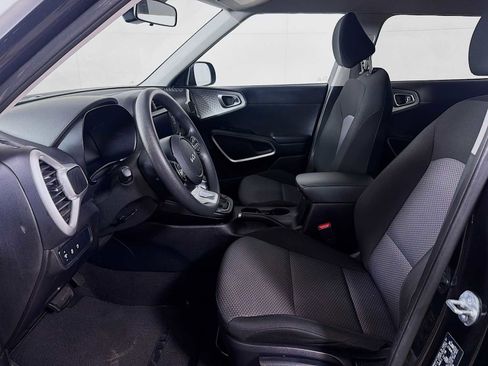 Used 2023 Kia Soul LX w/ Option Group 015 FWD image 17