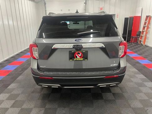 Used 2022 Ford Explorer XLT w/ Equipment Group 202A AWD/4WD image 4