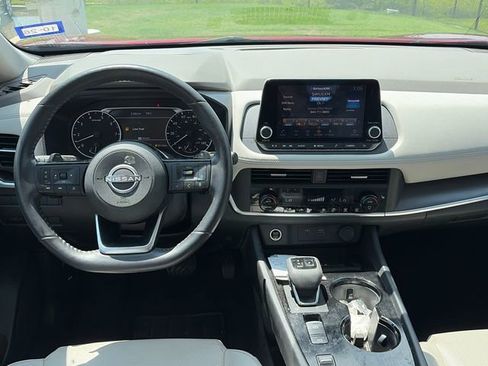 Used 2023 Nissan Rogue SV w/ SV Premium B Package FWD image 14