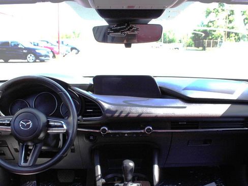 Used 2022 MAZDA MAZDA3 s image 20