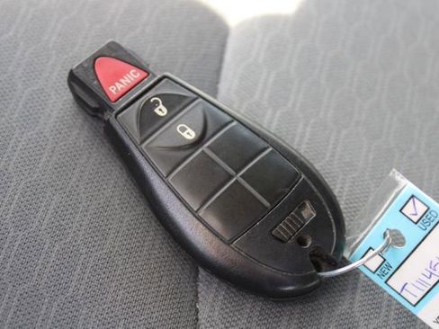 Used 2020 RAM 1500 Classic SLT AWD/4WD image 25