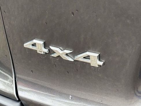 Used 2019 Jeep Cherokee Limited image 33