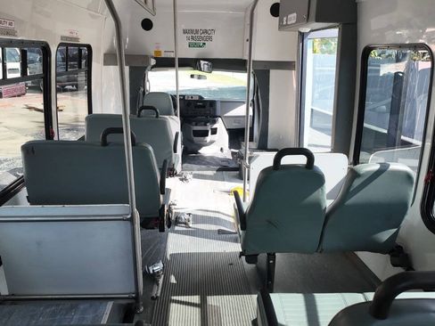 Used 2010 Ford E-450 and Econoline 450 Super Duty RWD image 13
