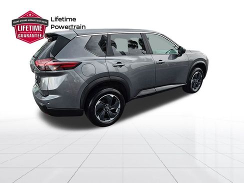 Used 2025 Nissan Rogue SV AWD/4WD image 6