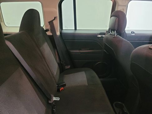 Used 2016 Jeep Patriot Latitude FWD image 19